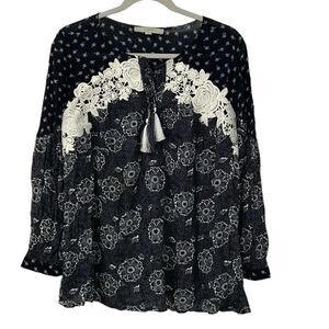 Loft Blue & White Floral Print Flowy Top(Size Medium)